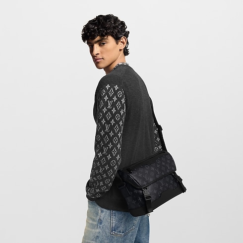 Messenger Voyager PM Monogram Eclipse in Bags and Small Leather Goods's Men Bags Newness collections by Louis Vuitton (Product zoom)
