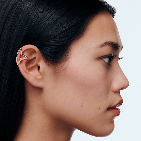 Ombre Blossom Ear Cuff, Pink Gold and Diamonds in Jewellery's Categories Earrings collections by Louis Vuitton (Product zoom)