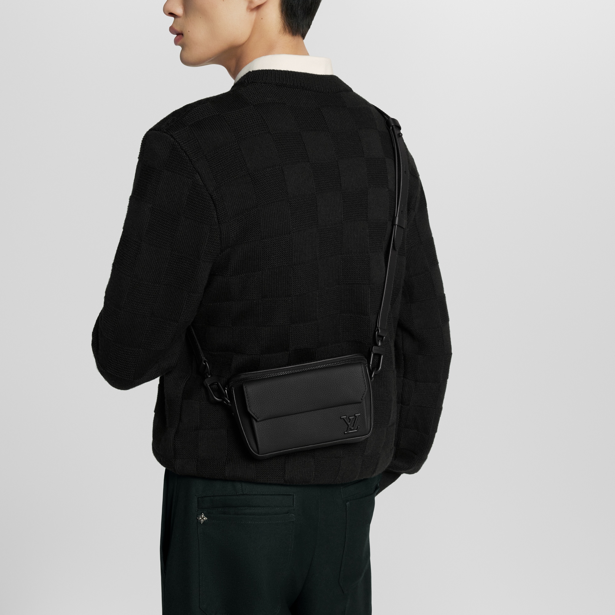 Pilot Wearable Wallet LV Aerogram in Men
