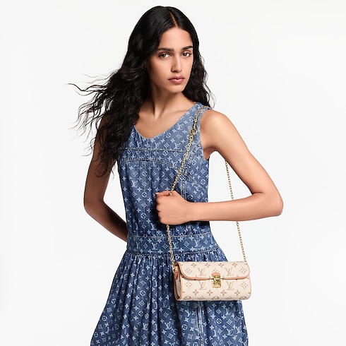 Pochette Camille Other Monogram Canvas in Women's Wallets and Small Leather Goods Wallets on Chain and Micro Bags collections by Louis Vuitton (Product zoom)