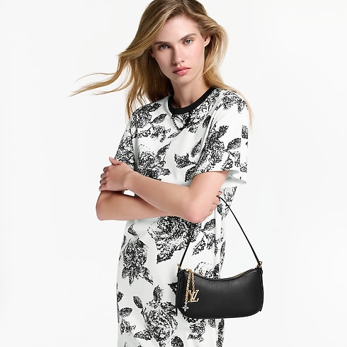 Pochette LV Bloom H36 in Women's Wallets and Small Leather Goods Wallets on Chain and Micro Bags collections by Louis Vuitton (Product zoom)