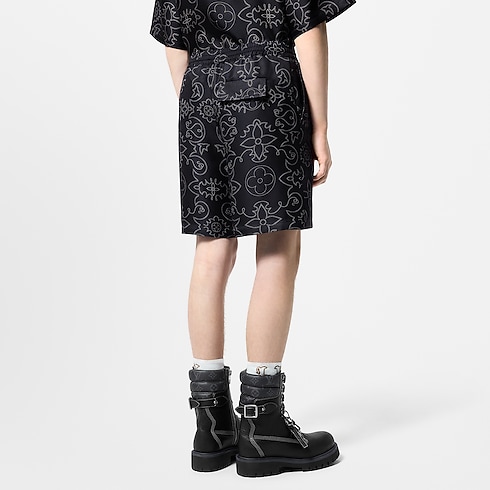 Printed Silk Shorts in Men's Ready-to-Wear Pants collections by Louis Vuitton (Product zoom)