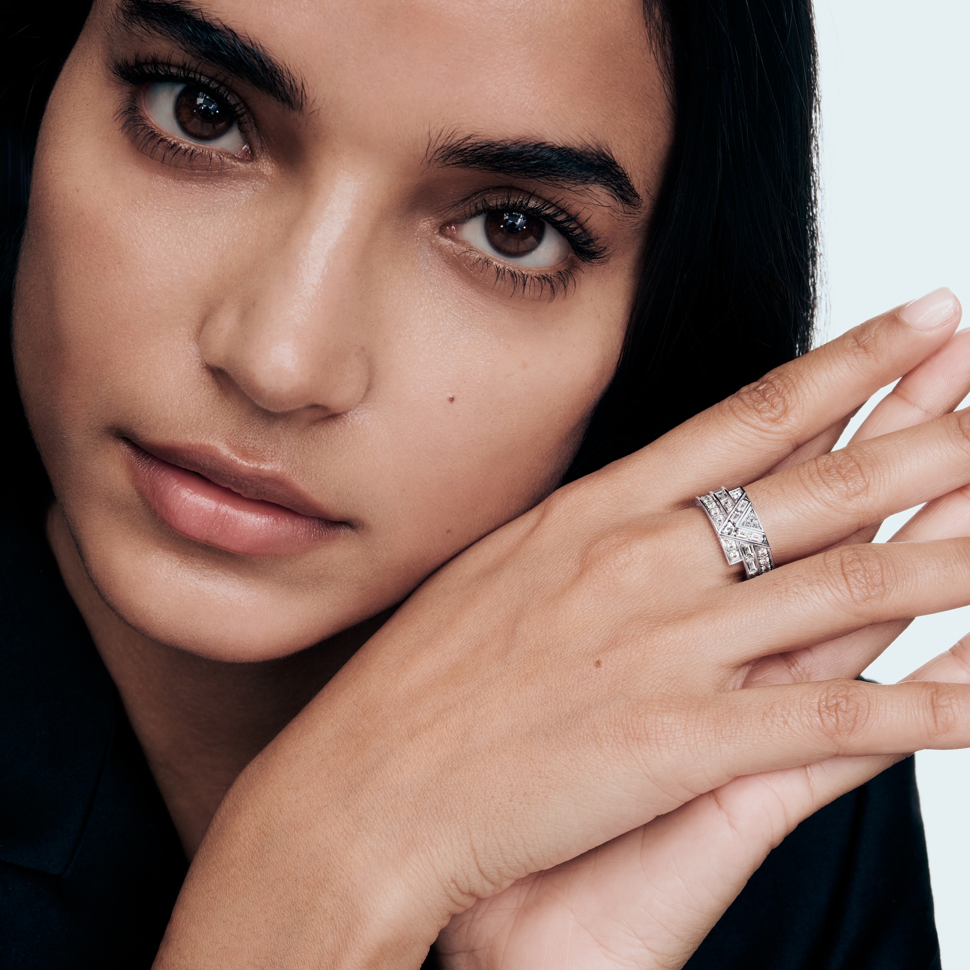 Pure V Ring, White Gold and Diamonds  in Les Extraordinaires