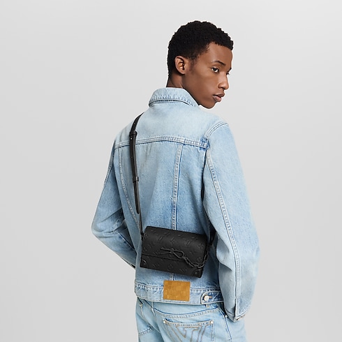 Steamer Wearable Wallet Monogram Taurillon Leather LG - G90 in Men's Bags All Collections collections by Louis Vuitton (Product zoom)