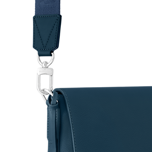 Takeoff Messenger LV Aerogram in New's Holiday Men's Selection collections by Louis Vuitton (Product zoom)