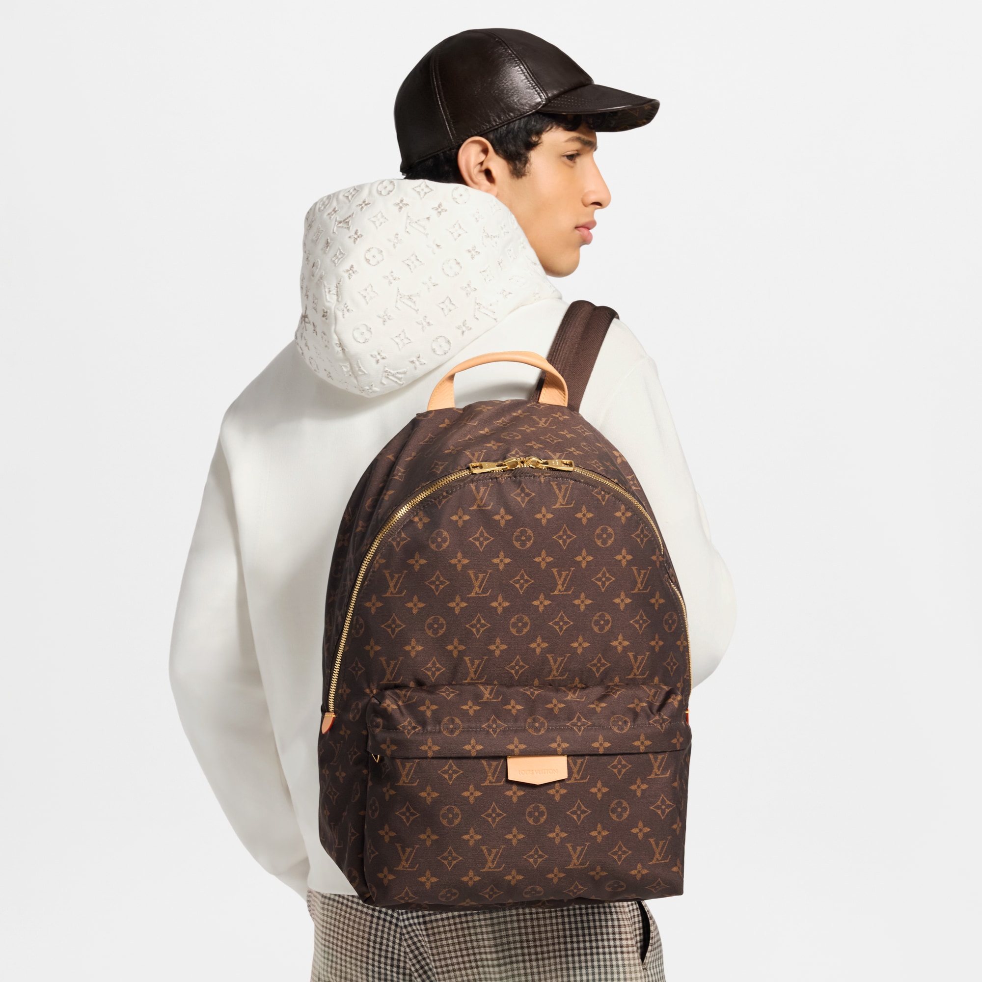 louis vuitton backpack k Monogram World Tour Palm Springs MINI M42971 Auth ka5392M supple calfskin in elegant black is embossed with Louis Vuittons classic monogram pattern for an understated signature look Classic LV backpack Excellent condition