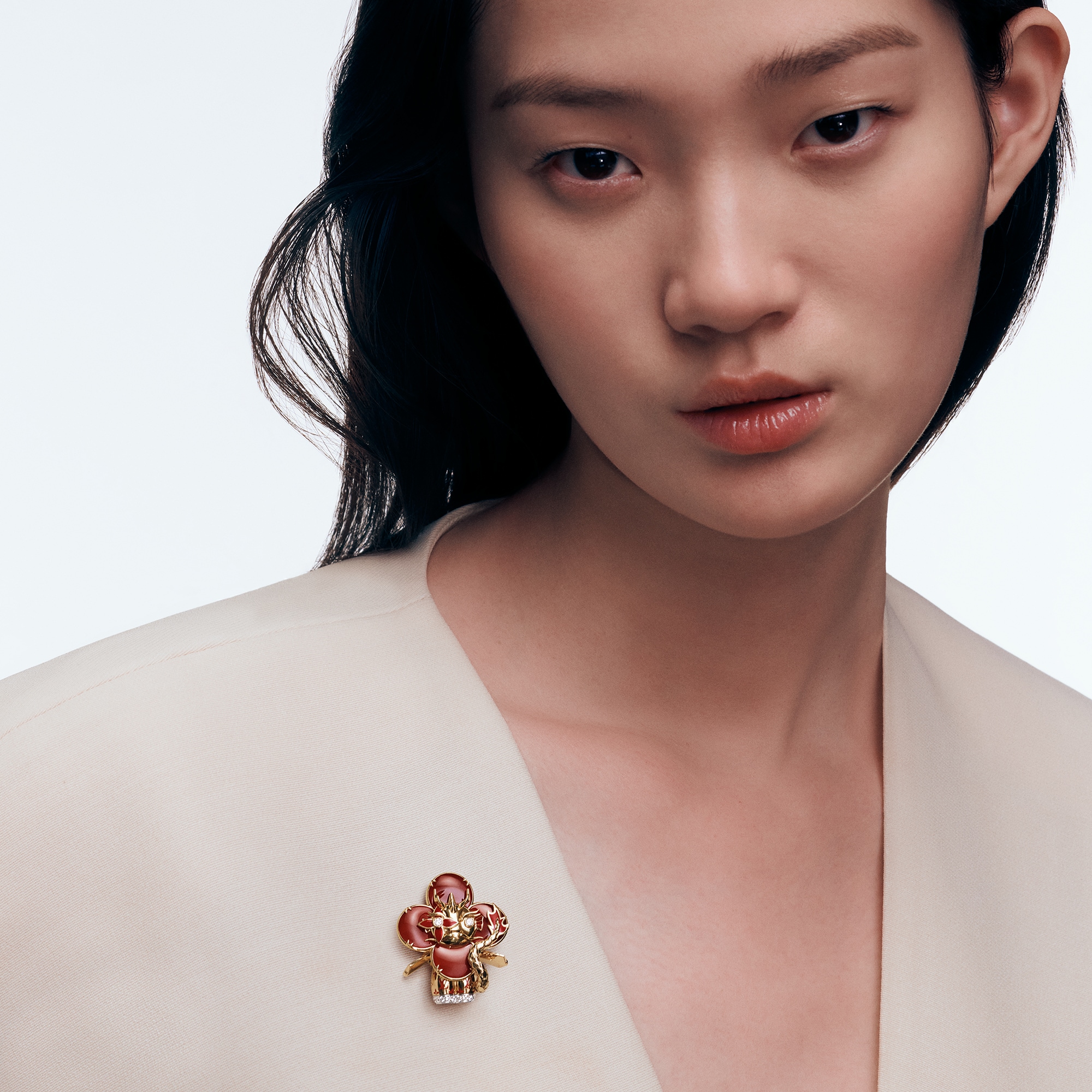 Vivienne Dragon Pendant, Yellow Gold, White Gold, Lacquer, Diamonds & Colored Gemstones  in Les Extraordinaires