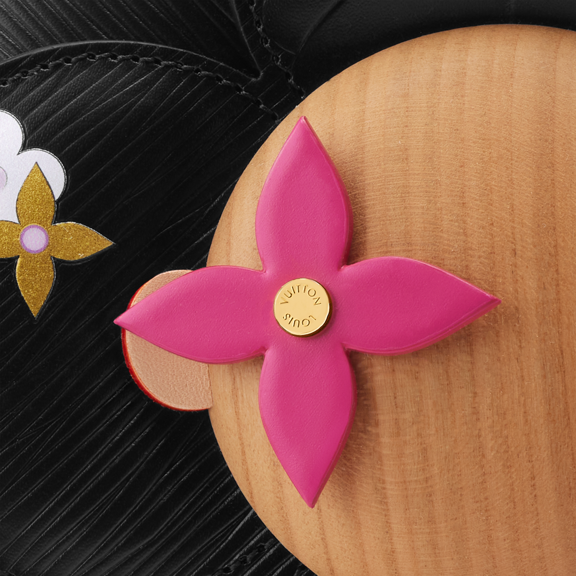 Vivienne in Séoul . in Trunks, Travel and Home