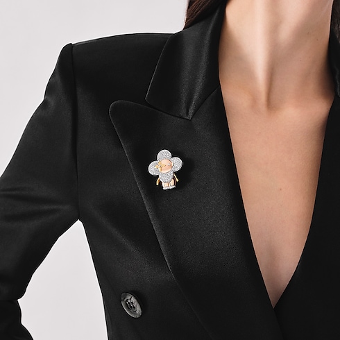 Vivienne large pendant, 3 golds & diamonds pavage in Jewellery's Categories Necklaces and Pendants collections by Louis Vuitton (Product zoom)