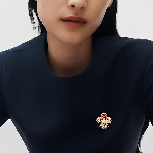 Vivienne Red Lion Dance Pendant, Yellow Gold, White Gold, Lacquer, Diamonds & Colored Stones in Jewellery's Categories Necklaces and Pendants collections by Louis Vuitton (Product zoom)