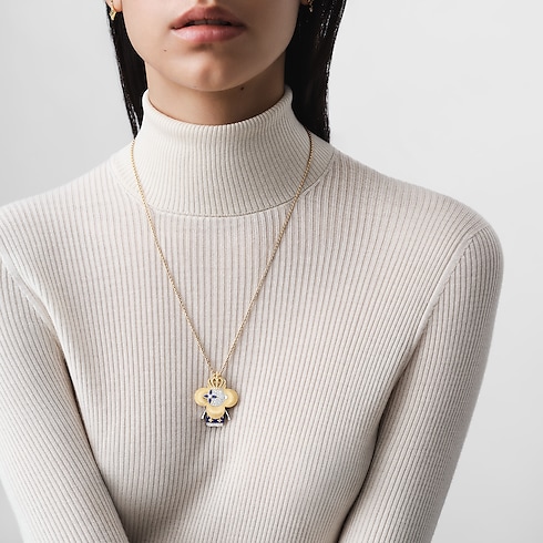 Vivienne Royal Pendant, Yellow Gold, White Gold, Lacquer & Diamonds in Jewellery's Categories All Fine Jewellery collections by Louis Vuitton (Product zoom)